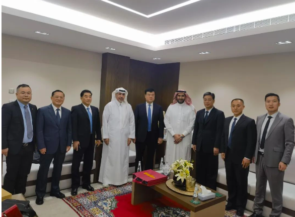 12月11日下午，魏建锋与沙特对外贸易部部长默罕默德·阿卜杜贾巴尔会晤交流

